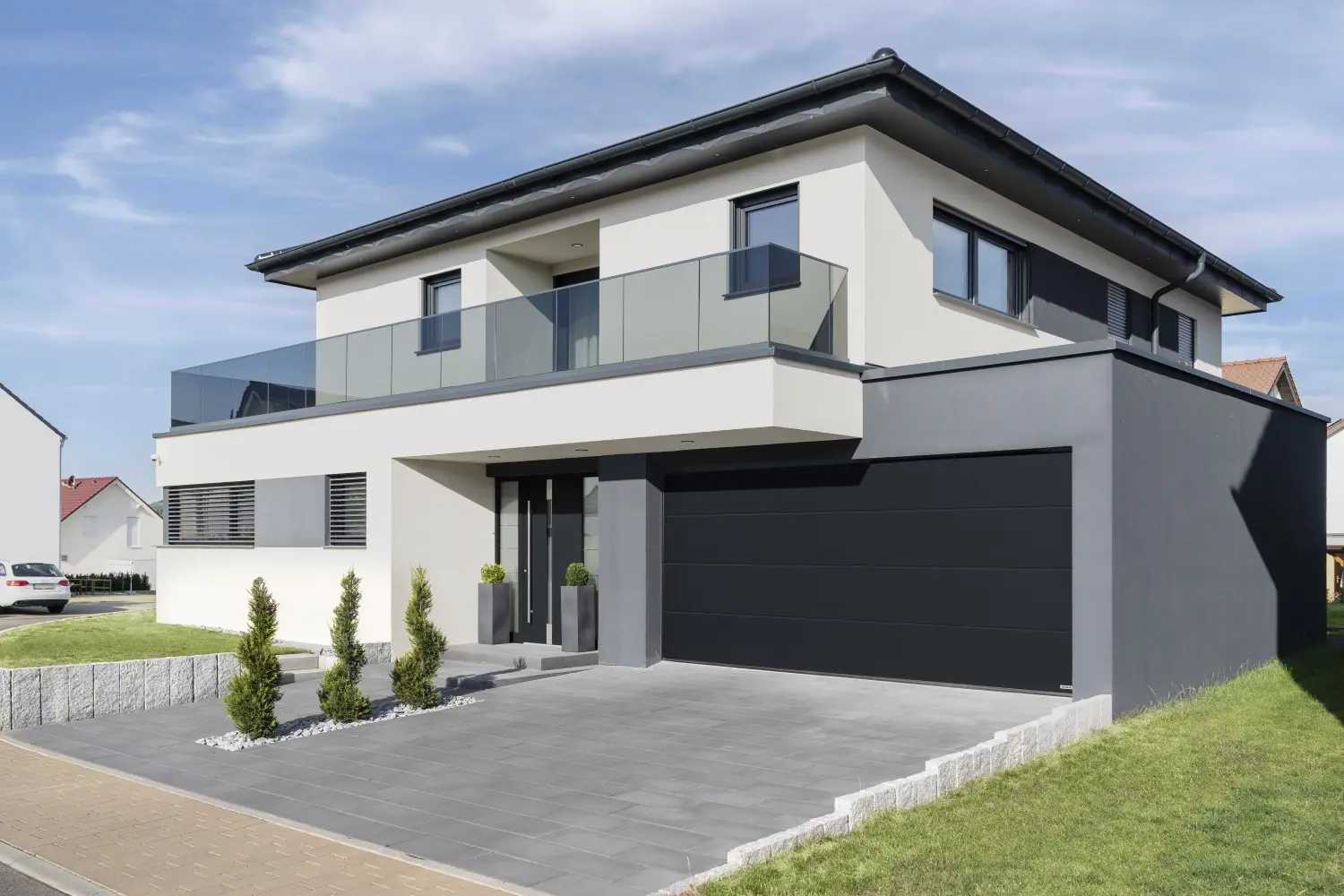 Referenzbilder von Tor- und Montagetechnik Strobel Meisterbetrieb